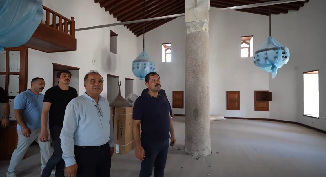 MAHREMİYE VE ŞEYH ALİ CAMİLERİNDEKİ RESTORASYON ÇALIŞMALARI İNCELENDİ