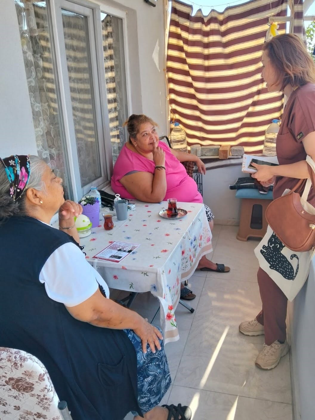 ROMAN VATANDAŞLARA KADES VE SOSYAL DESTEKLER ANLATILDI