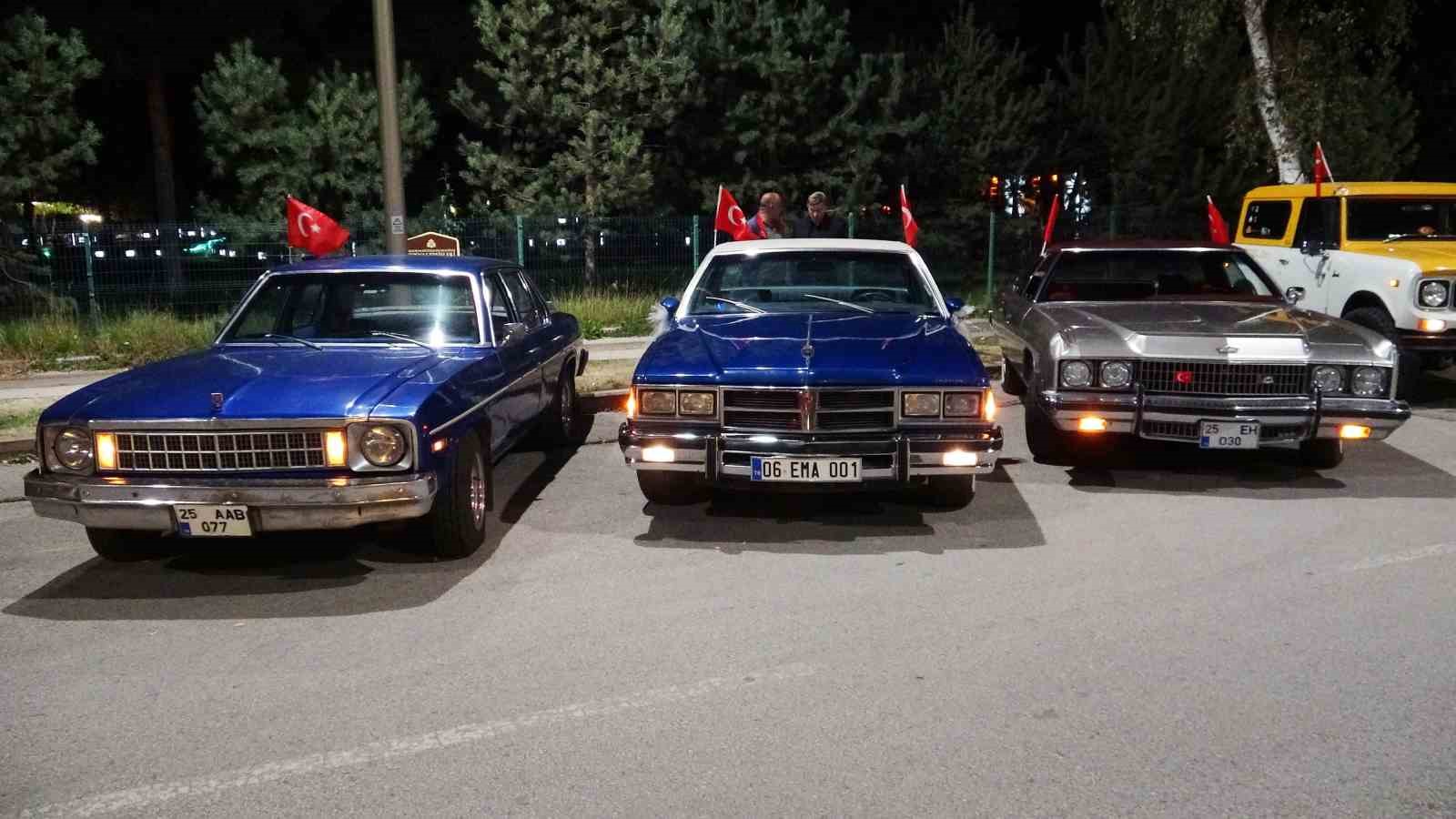 KLASİK ARAÇLARI ERZURUM SOKAKLARINDA NOSTALJİ RÜZGARI ESTİRDİ
