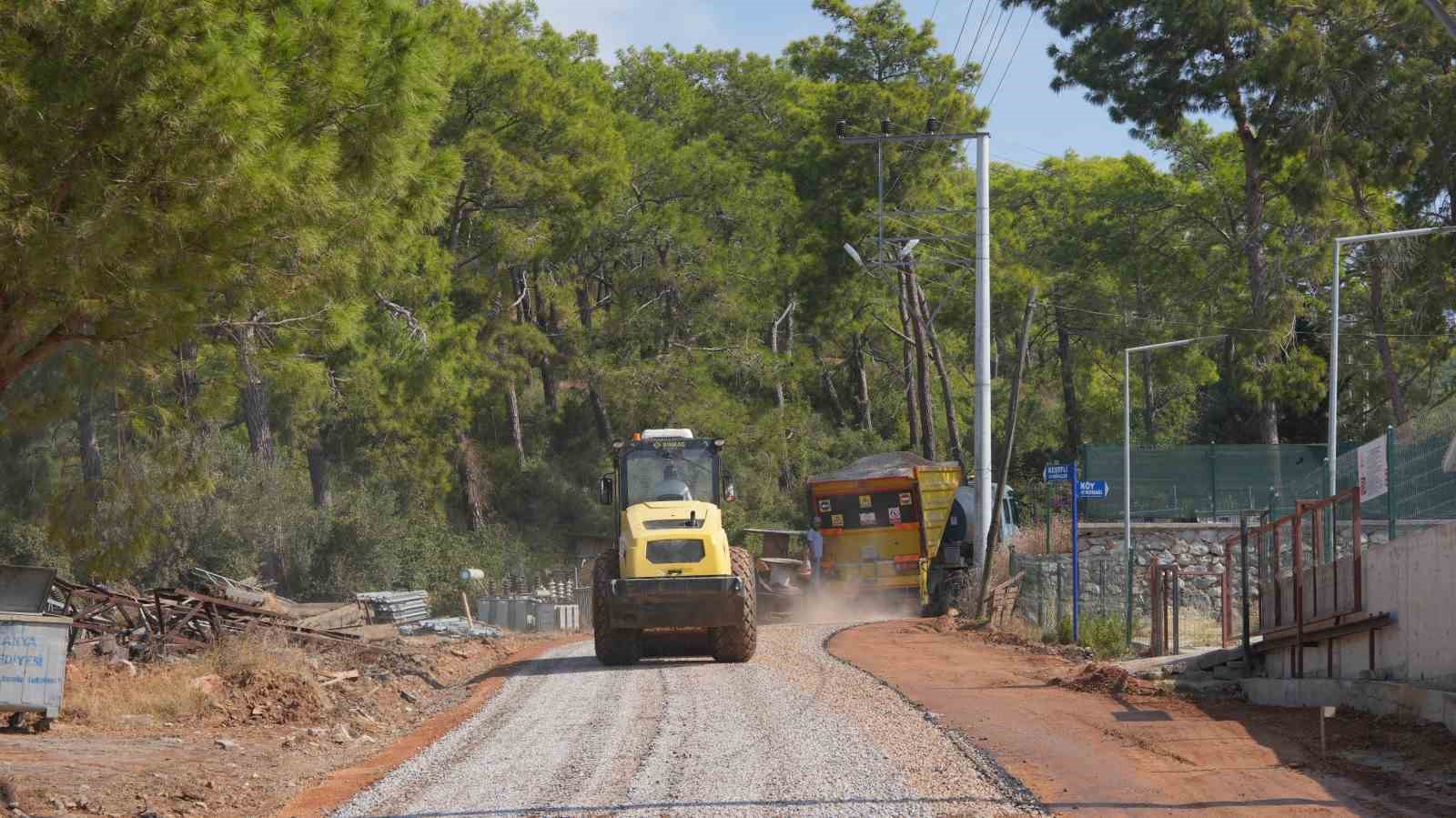 KEŞEFLİ MAHALLESİ’NDE 2 KİLOMETRELİK YOL ASFALTLA BULUŞTU