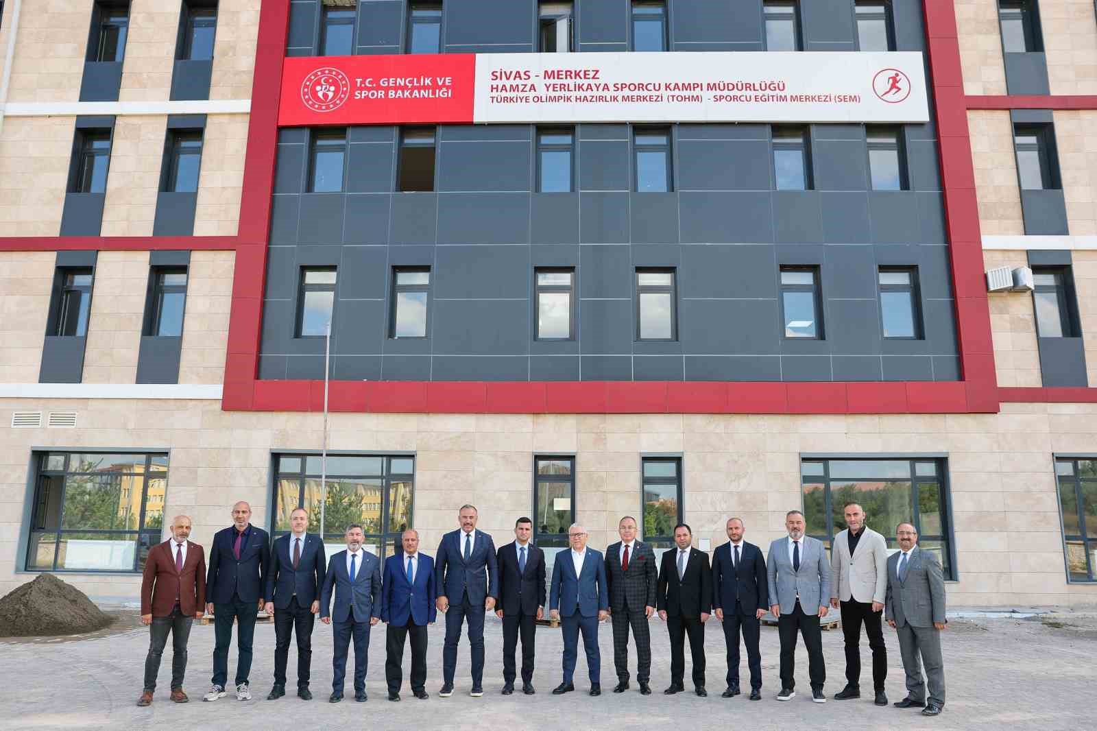 SİVAS VALİSİ ŞİMŞEK, DEVAM EDEN ÇALIŞMALARDA İNCELEMELERDE BULUNDU