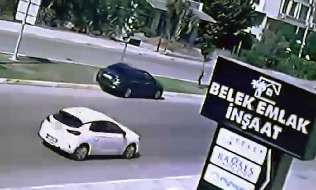 ANTALYA’DA DİREKSİYON BAŞINDA FENALAŞAN SÜRÜCÜ HAYATINI KAYBETTİ