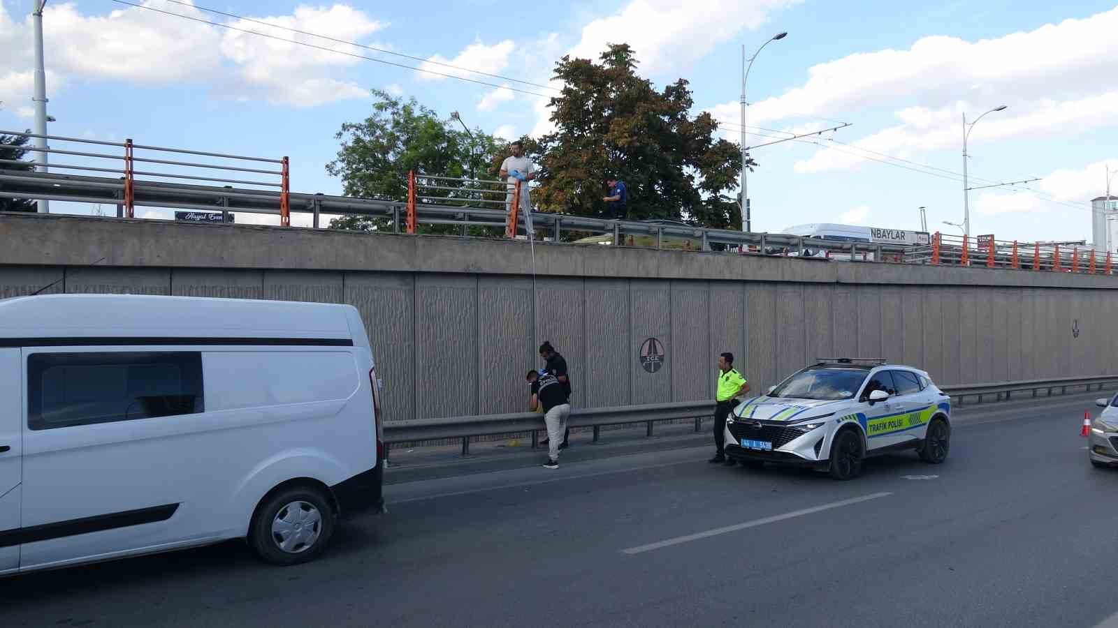 MALATYA’DA ALT GEÇİT KORKULUKLARINDAN DÜŞEN ŞAHIS AĞIR YARALANDI