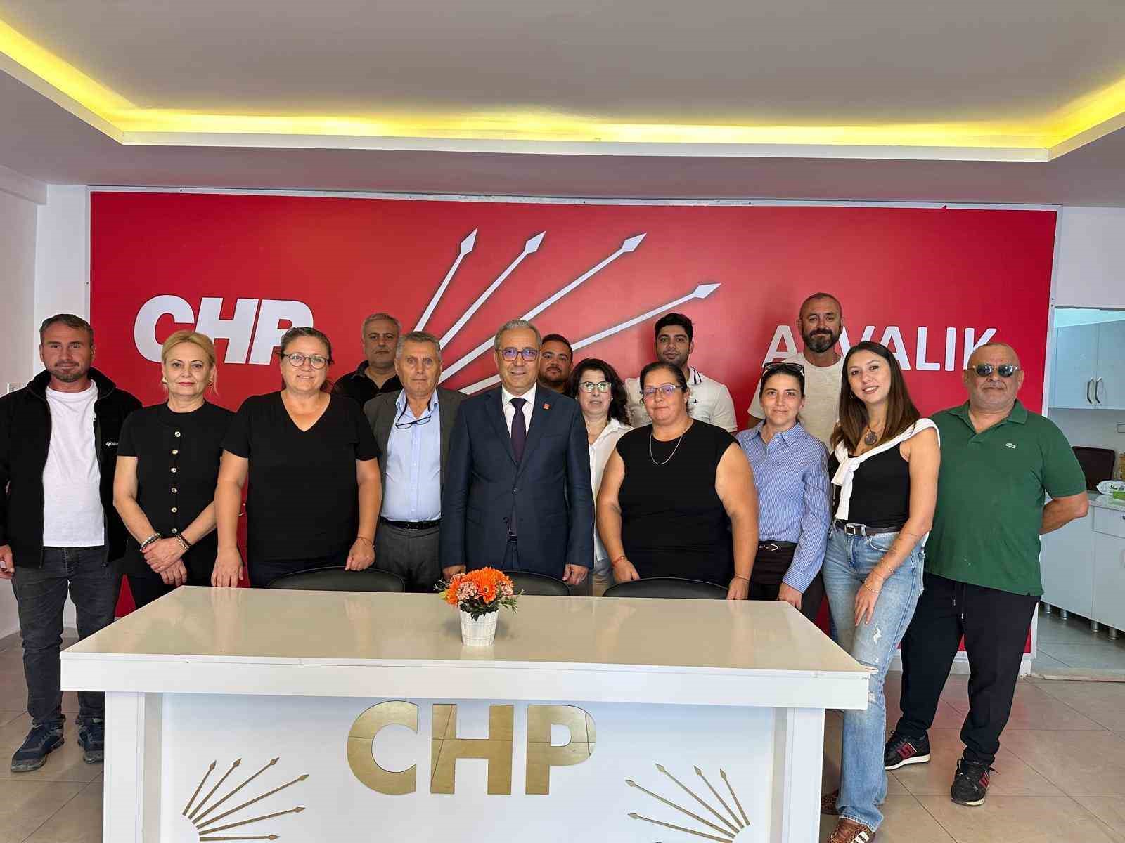 CHP AYVALIK’TA YENİ YÖNETİM GÖREV DAĞILIMINI YAPTI