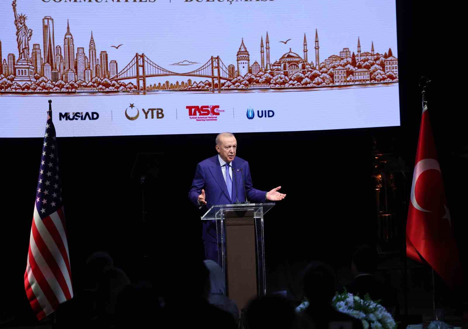 CUMHURBAŞKANI ERDOĞAN: "MÜSLÜMANLARDAN ENTEGRE OLMALARI DEĞİL, ASİMİLE OLMALARI BEKLENİYOR"