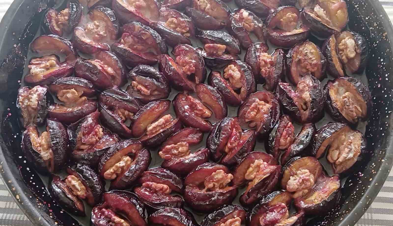 DALINDA 4 LİRAYA DÜŞEN TON ERİĞİ KIŞLIK TATLIYA DÖNÜŞÜYOR
