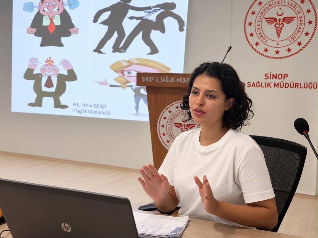 SİNOP’TA HASTA HAKLARI EĞİTİMİ DÜZENLENDİ