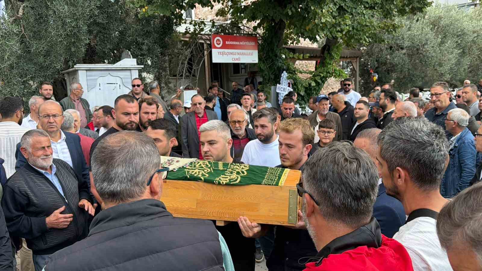 KAZADA HAYATINI KAYBEDEN HAMİLE ANNE, 3 YAŞINDAKİ KIZI VE BEBEĞİ TOPRAĞA VERİLDİ
