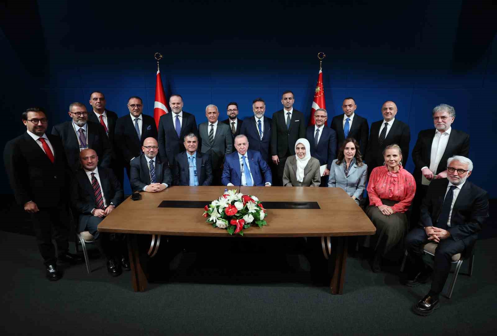 CUMHURBAŞKANI ERDOĞAN, NEW YORK’TA GAZETECİLERLE BİR ARAYA GELDİ
