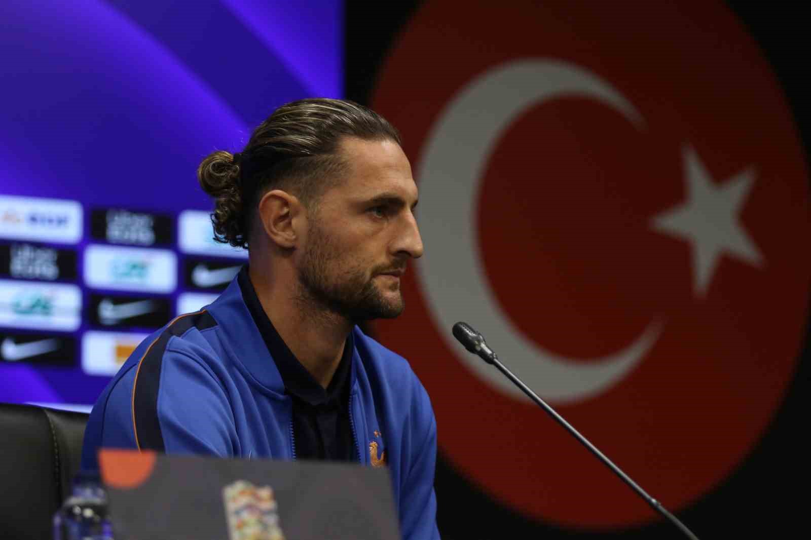 ADRİEN RABİOT: "ULUSLAR LİGİ’Nİ KAZANMAK VE LİDER BİTİRMEK İSTİYORUZ"