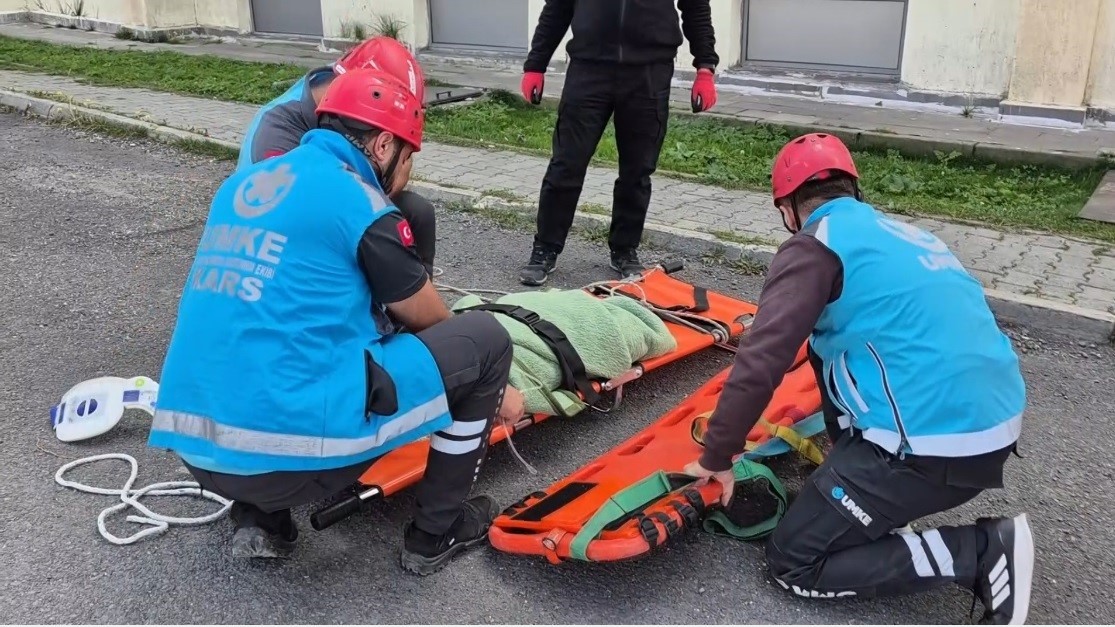 KARS’TA 6.5’LİK DEPREM SENARYOSU: TÜRKİYE’NİN DEPREM GERÇEĞİ SAHADA CANLANDIRILDI