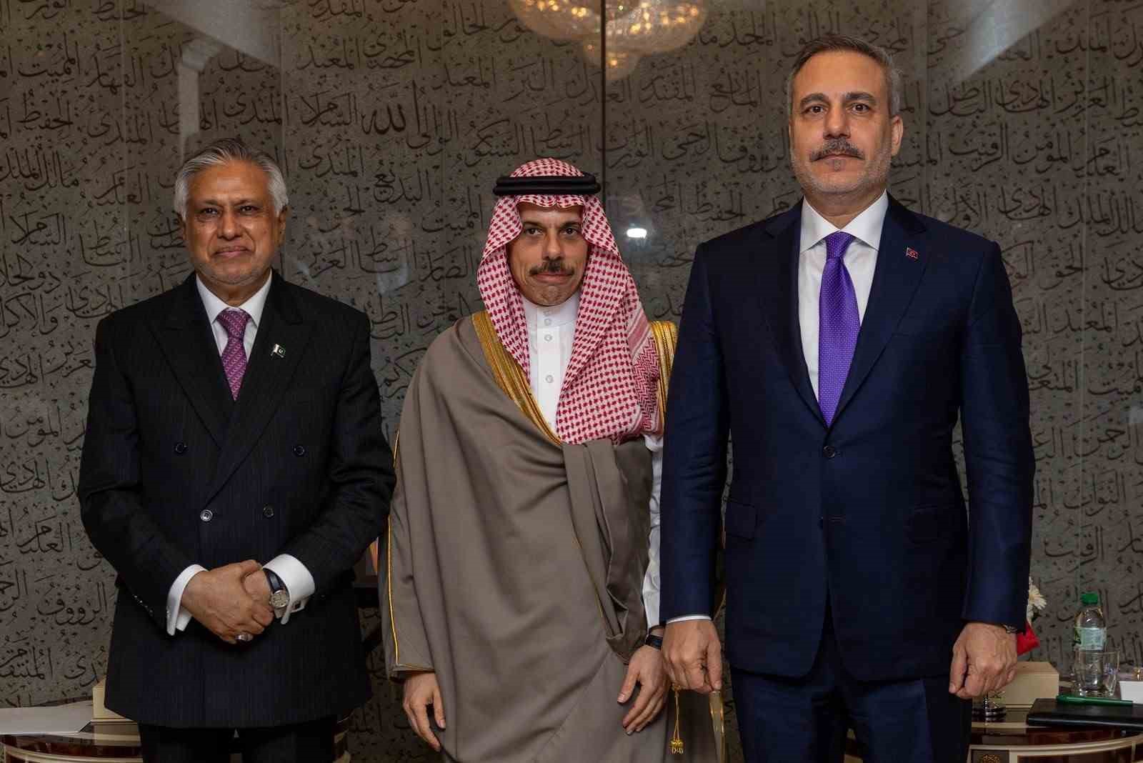 BAKAN FİDAN, ORTAK SAVUNMA İÇİN MEKKE ANLAŞMASI DIŞİŞLERİ BAKANLARI TOPLANTISINA KATILDI