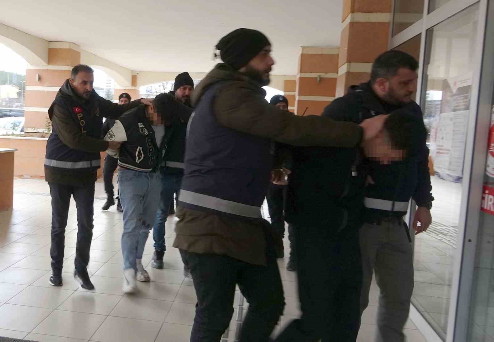 CİNAYETLE SONUÇLANAN KAVGAYA KARIŞAN SANIKLARIN YARGILANMASINA DEVAM EDİLDİ
