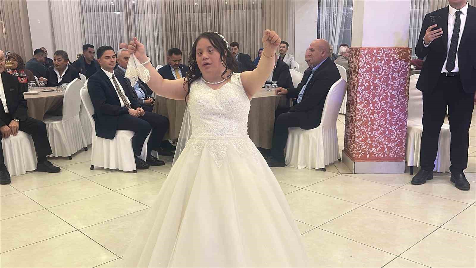 YAĞMUR’UN GELİNLİK HAYALİ GERÇEK OLDU