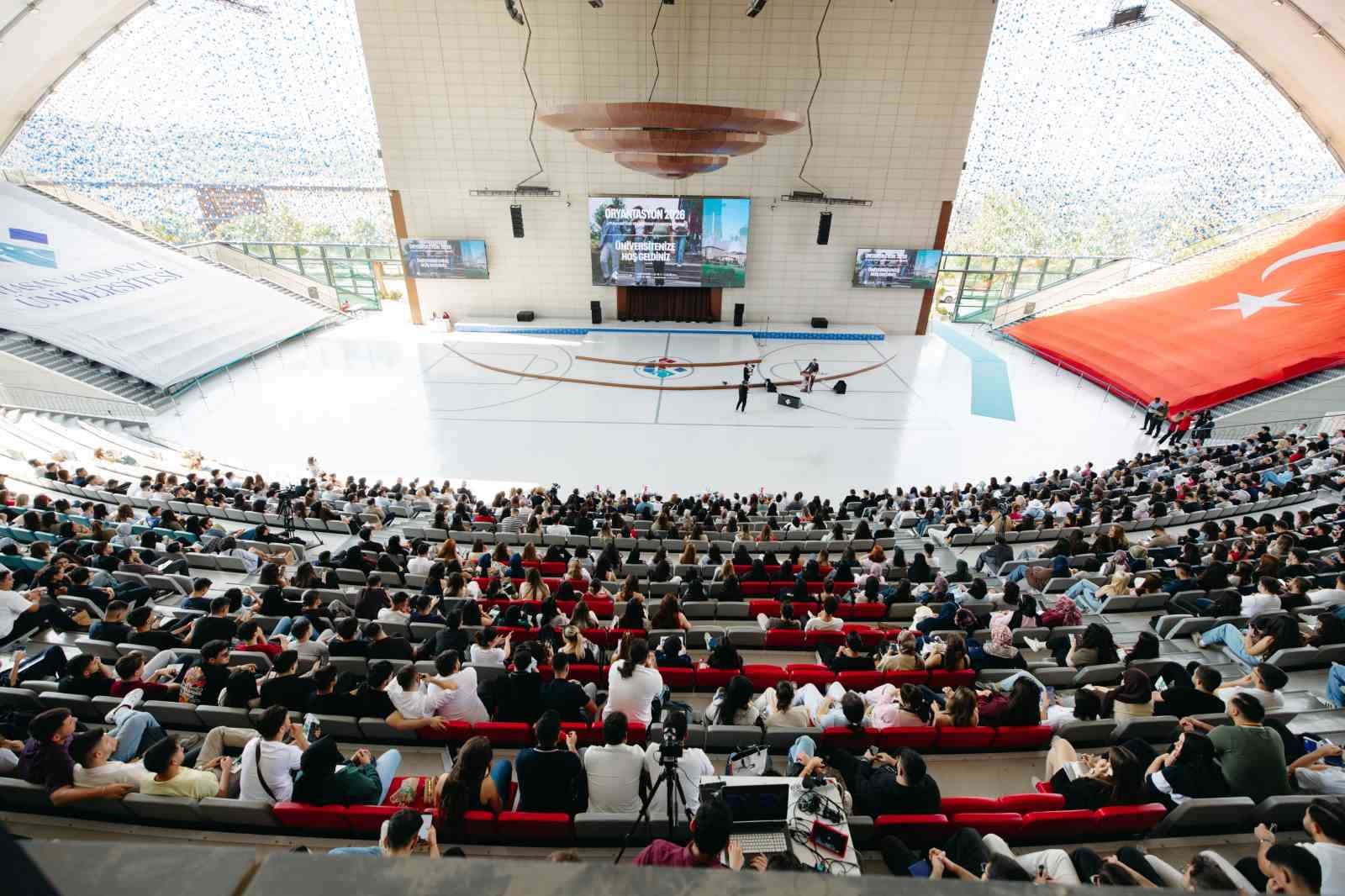 HKÜ’DE BİN 450 YENİ ÖĞRENCİ ’ORYANTASYON’26’ İLE ÜNİVERSİTE HAYATINA ‘MERHABA’ DEDİ