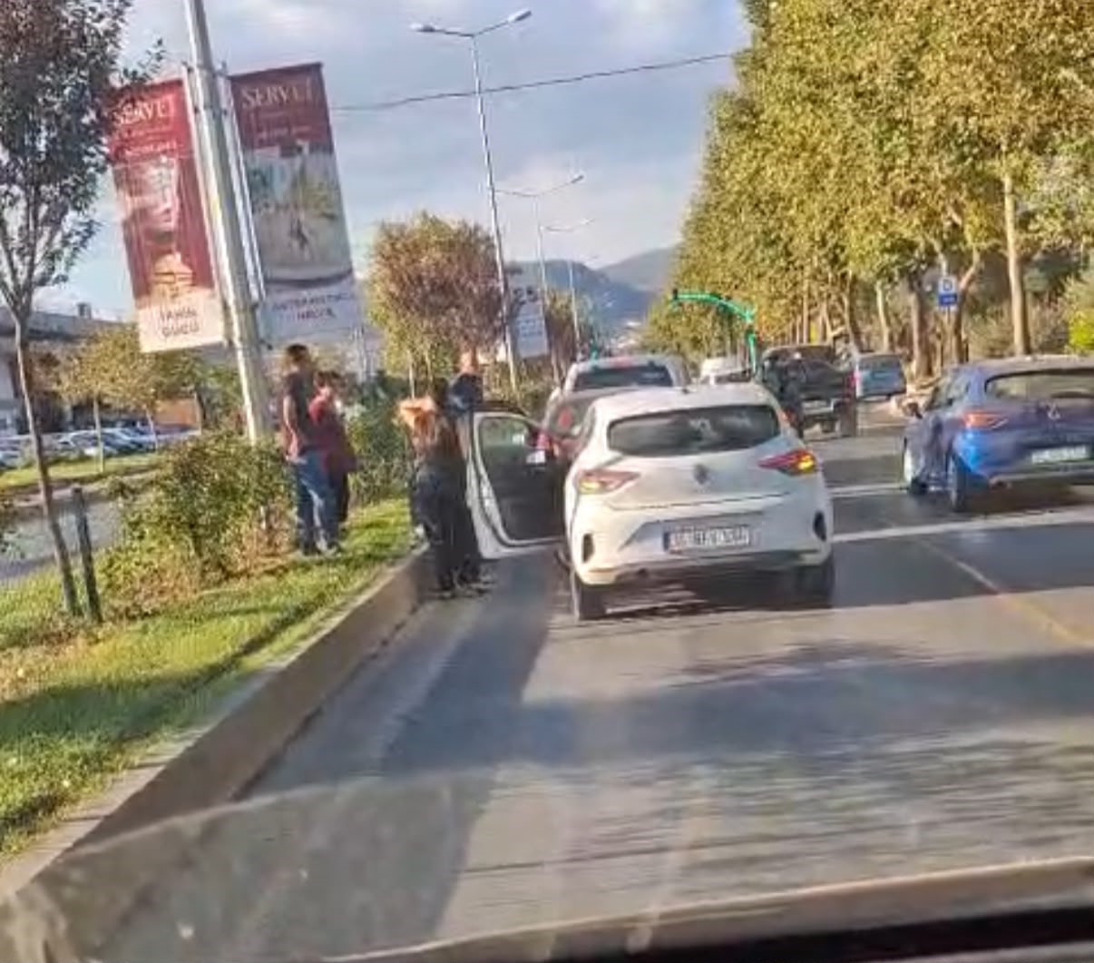 MENTEŞE’DE 3 ARACIN KARIŞTIĞI ZİNCİRLEME KAZA