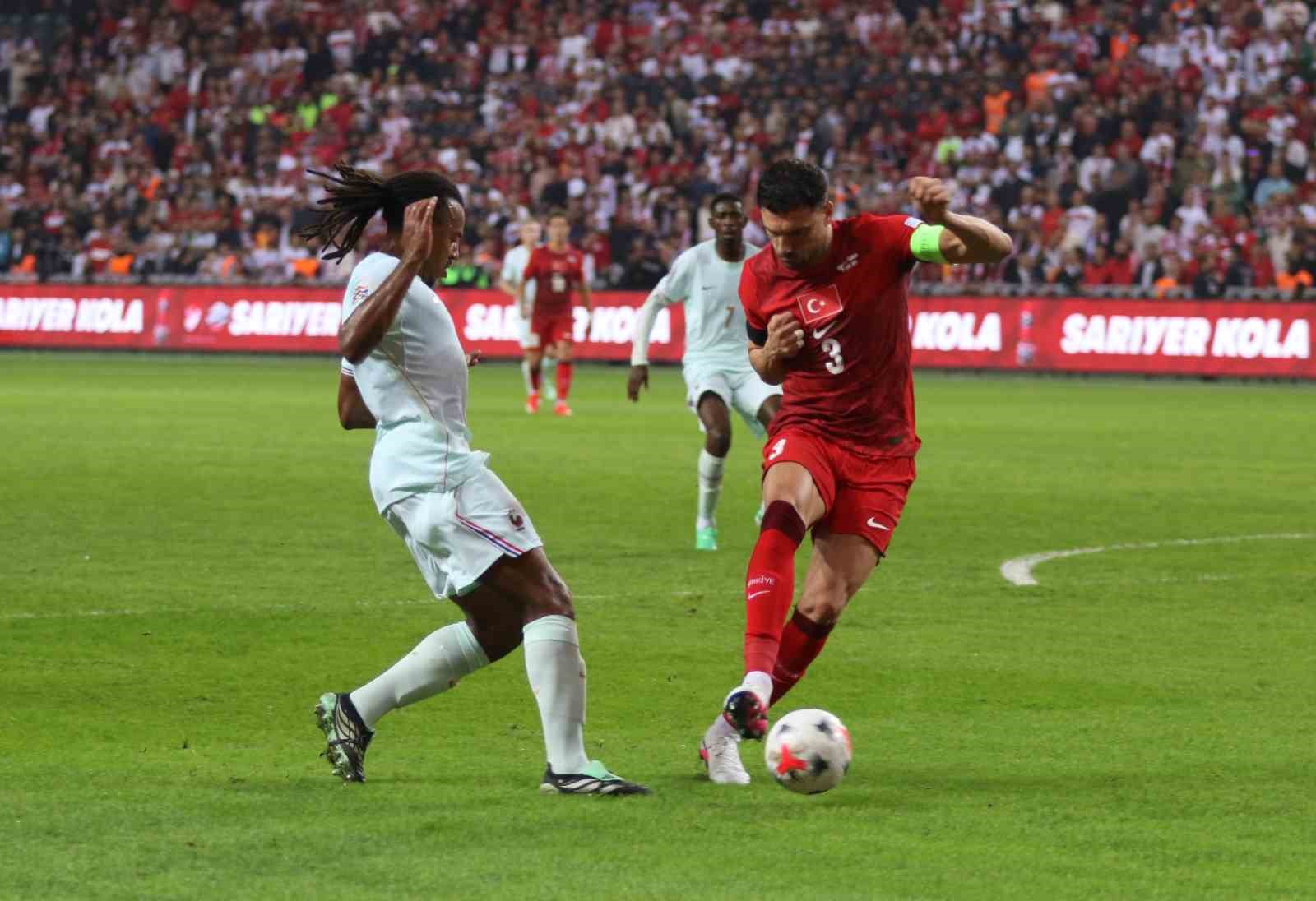 UEFA ULUSLAR LİGİ: TÜRKİYE: 0 - FRANSA: 0 (İLK YARI)