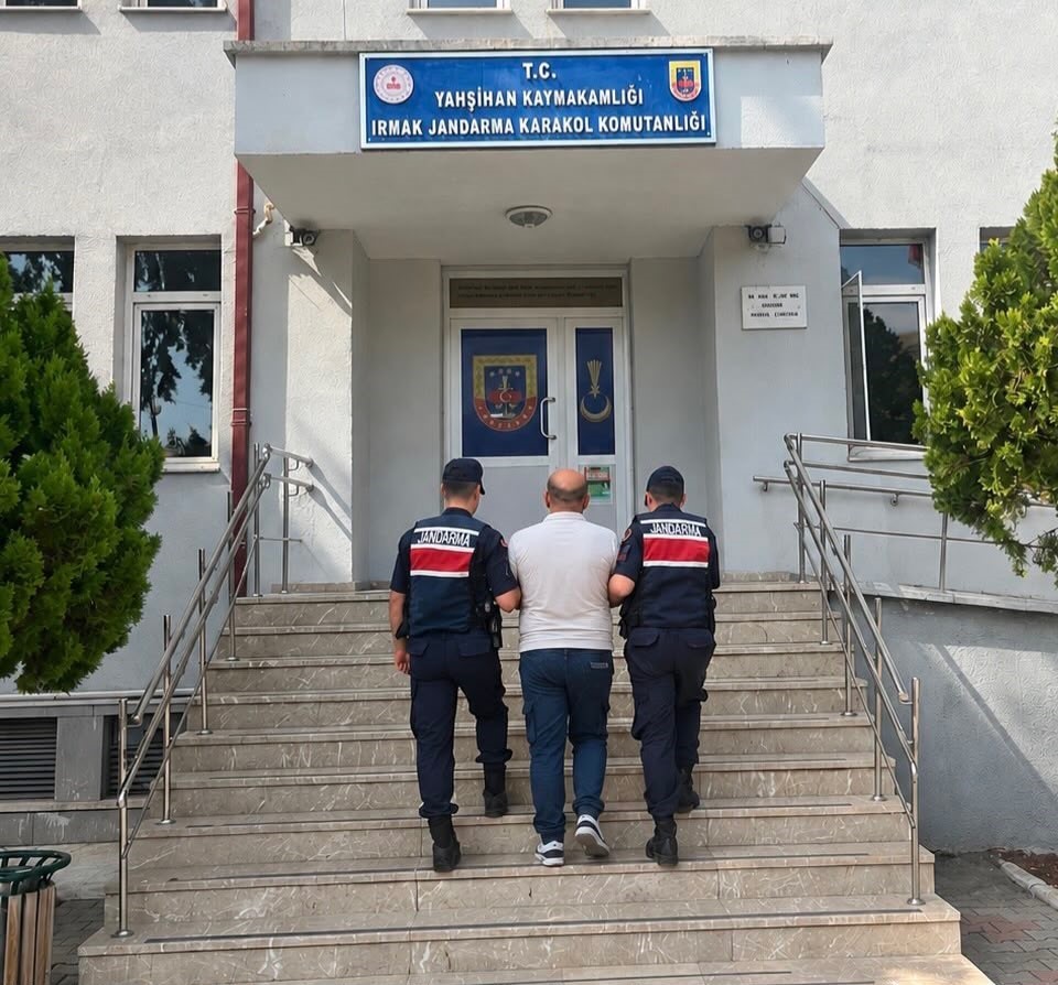 KIRIKKALE’DE 3 YIL HAPİS CEZASIYLA ARANAN HÜKÜMLÜ YAKALANDI