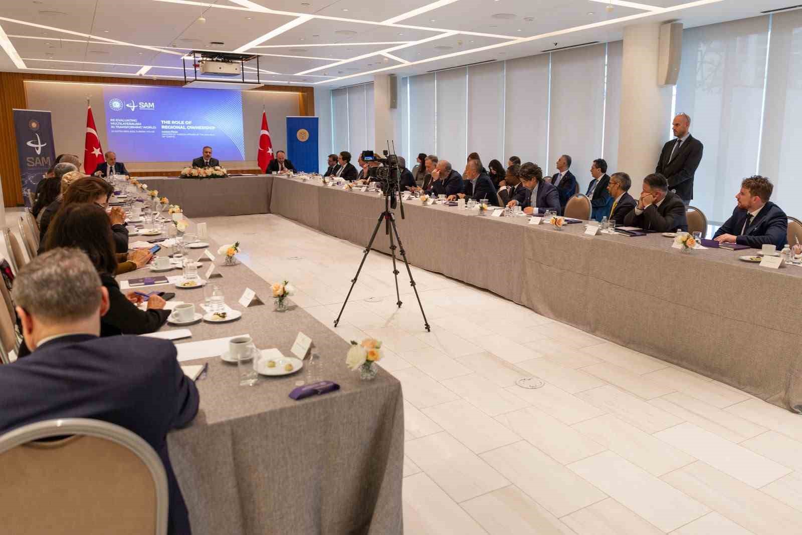 BAKAN FİDAN, ABD’Lİ DÜŞÜNCE KURULUŞLARINDAN TEMSİLCİLERİN VE AKADEMİSYENLERİN SORULARINI YANITLADI