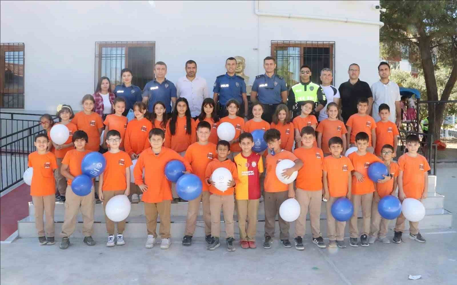 POLİSLERDEN LÖSEMİYİ YENEN TALHA’YA MORAL ZİYARETİ
