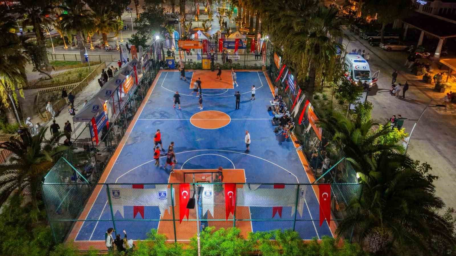 TURGUTREİS’TE BASKETBOL ŞÖLENİ BAŞLADI