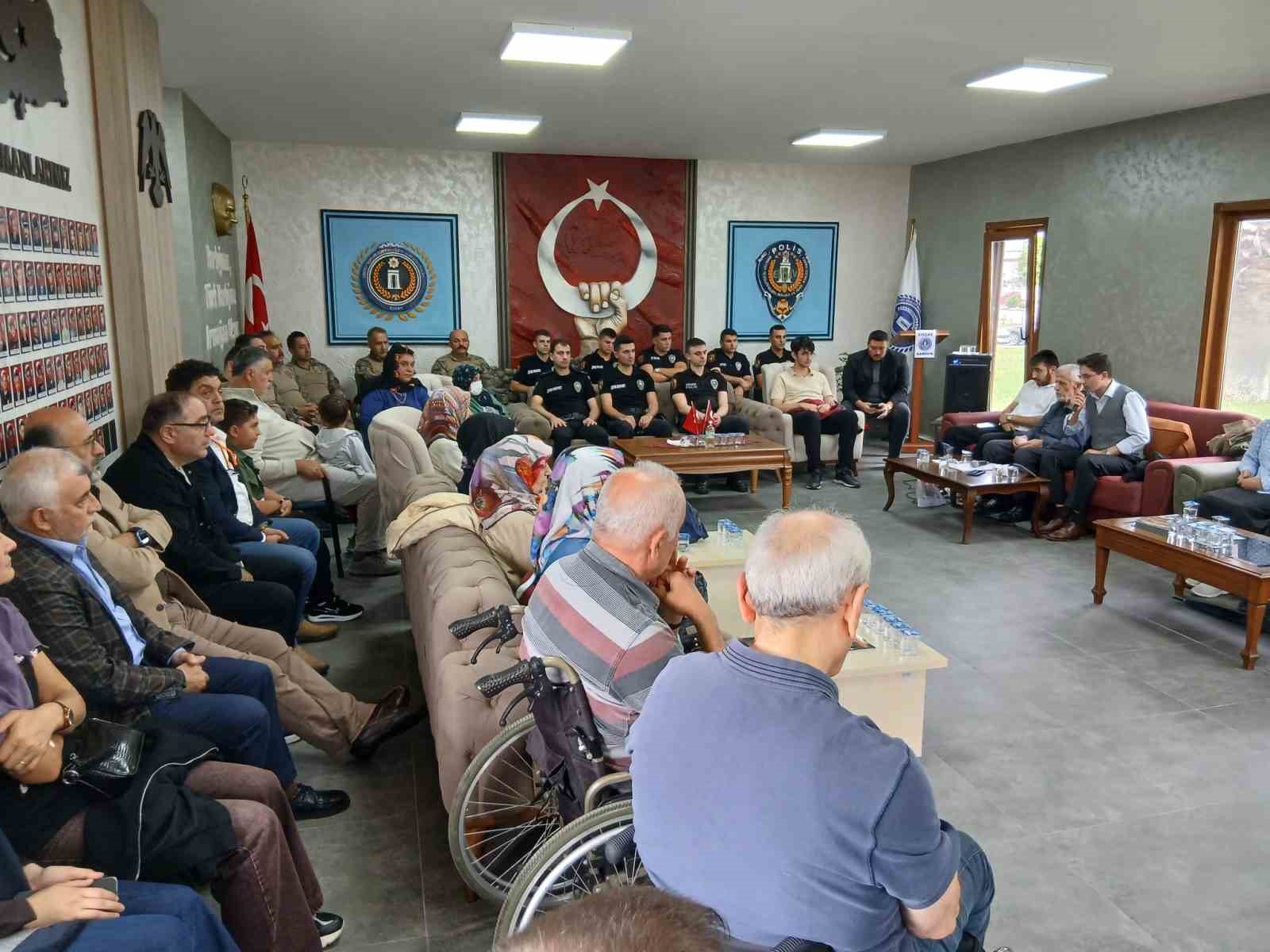 273 AYDIR ŞEHİTLER İÇİN AYNI DUADA BULUŞUYORLAR