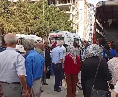 MİLLETVEKİLİ VELİ AĞBABA PAZARDA FENALAŞARAK HASTANEYE KALDIRILDI