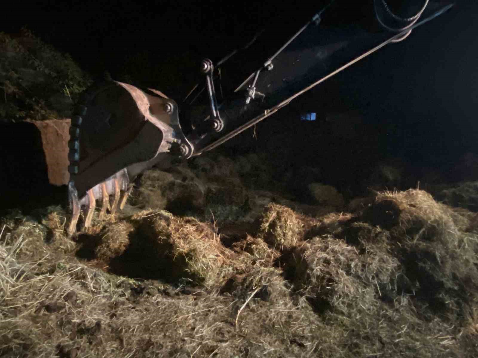 IĞDIR’DA ÇIKAN YANGINDA BİN 100 BALYA ZARAR GÖRDÜ