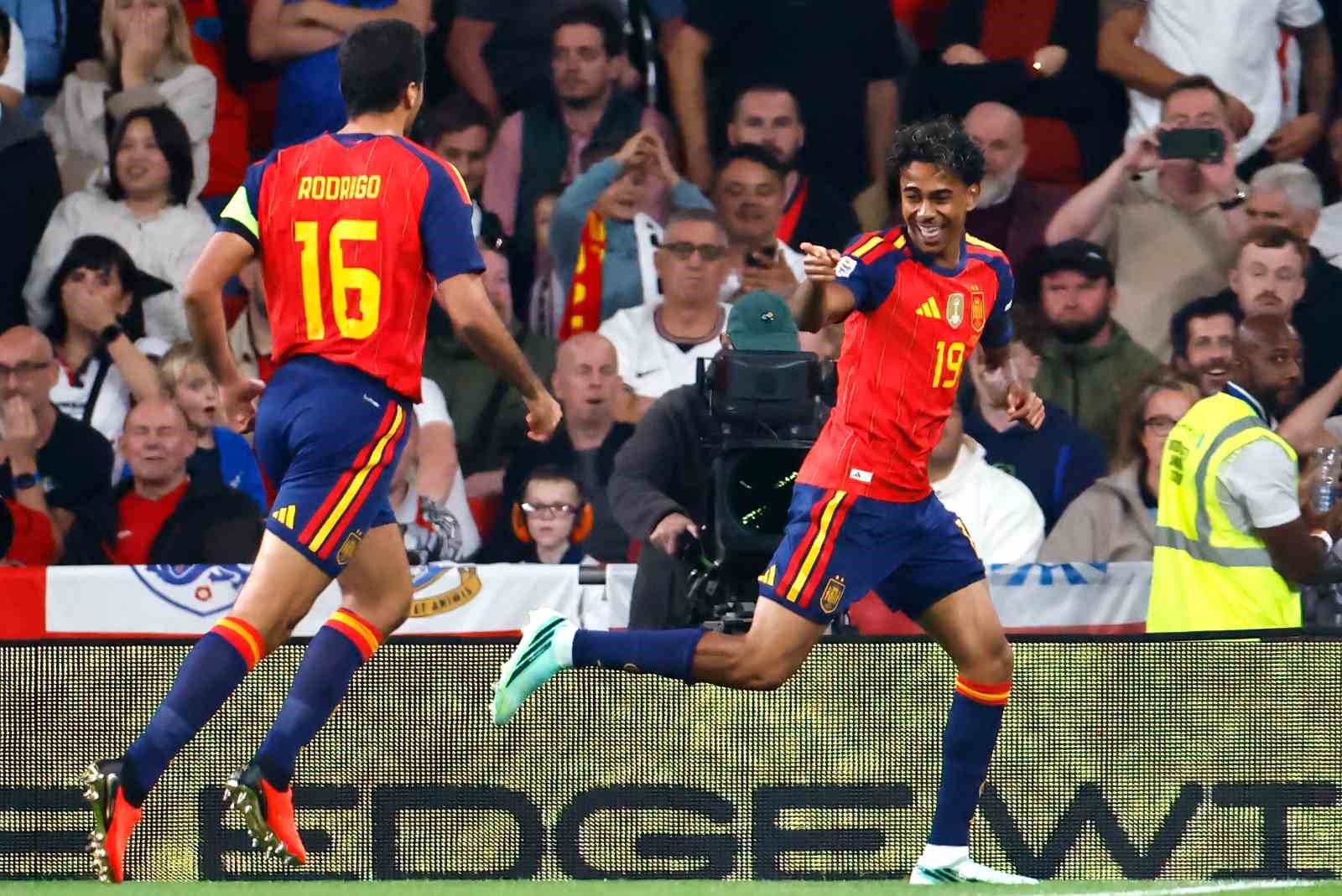 İSPANYA’DAN İNGİLTERE KARŞISINDA GERİ DÖNÜŞ: 3-2