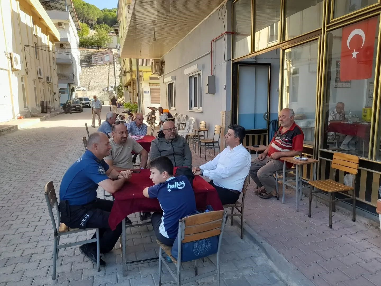 YENİPAZAR KAYMAKAMI KARATAŞ, ESNAF VE VATANDAŞLARLA BULUŞTU