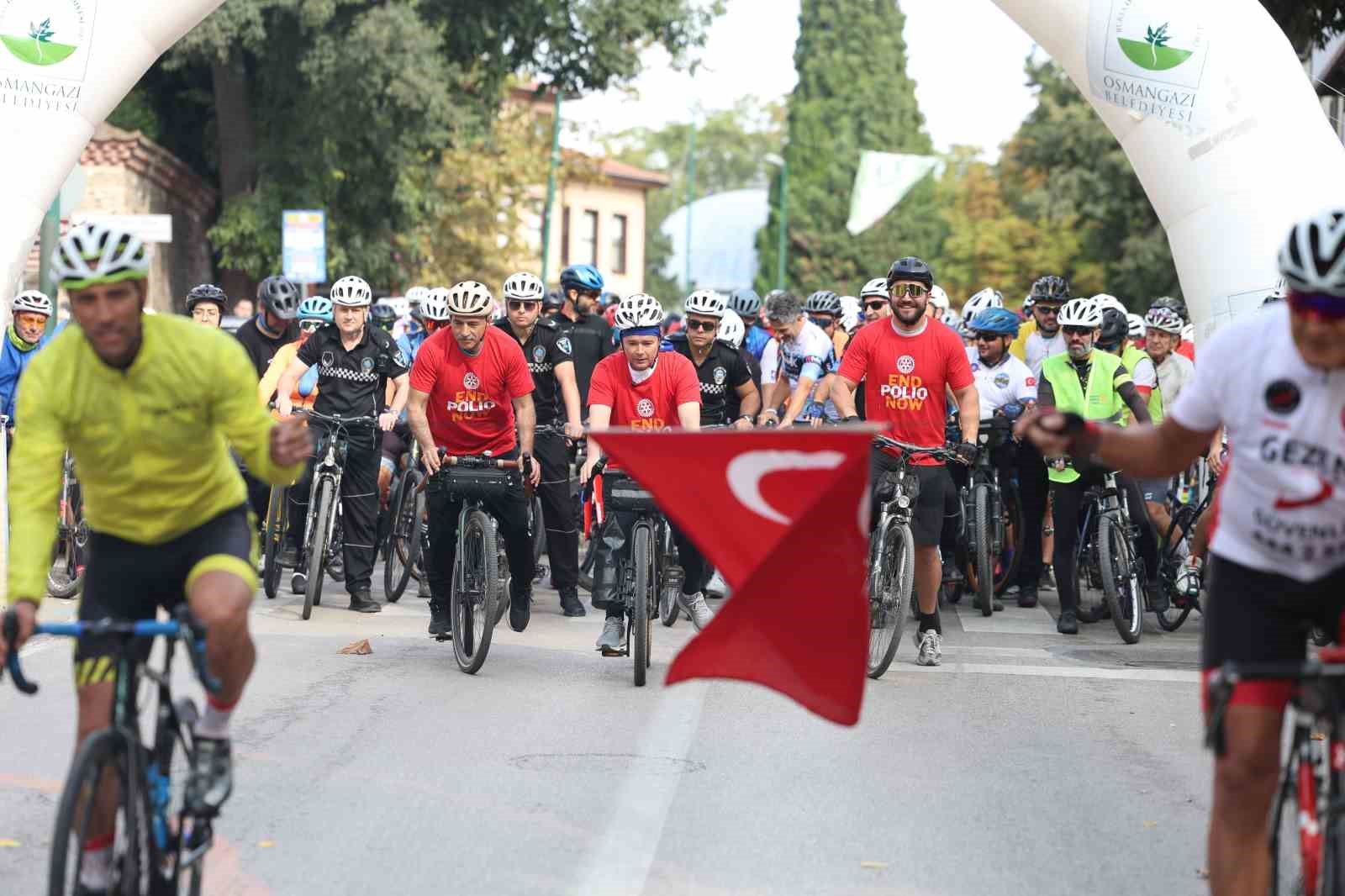 BAŞKAN ERKAN AYDIN, FARKINDALIK İÇİN PEDAL ÇEVİRDİ