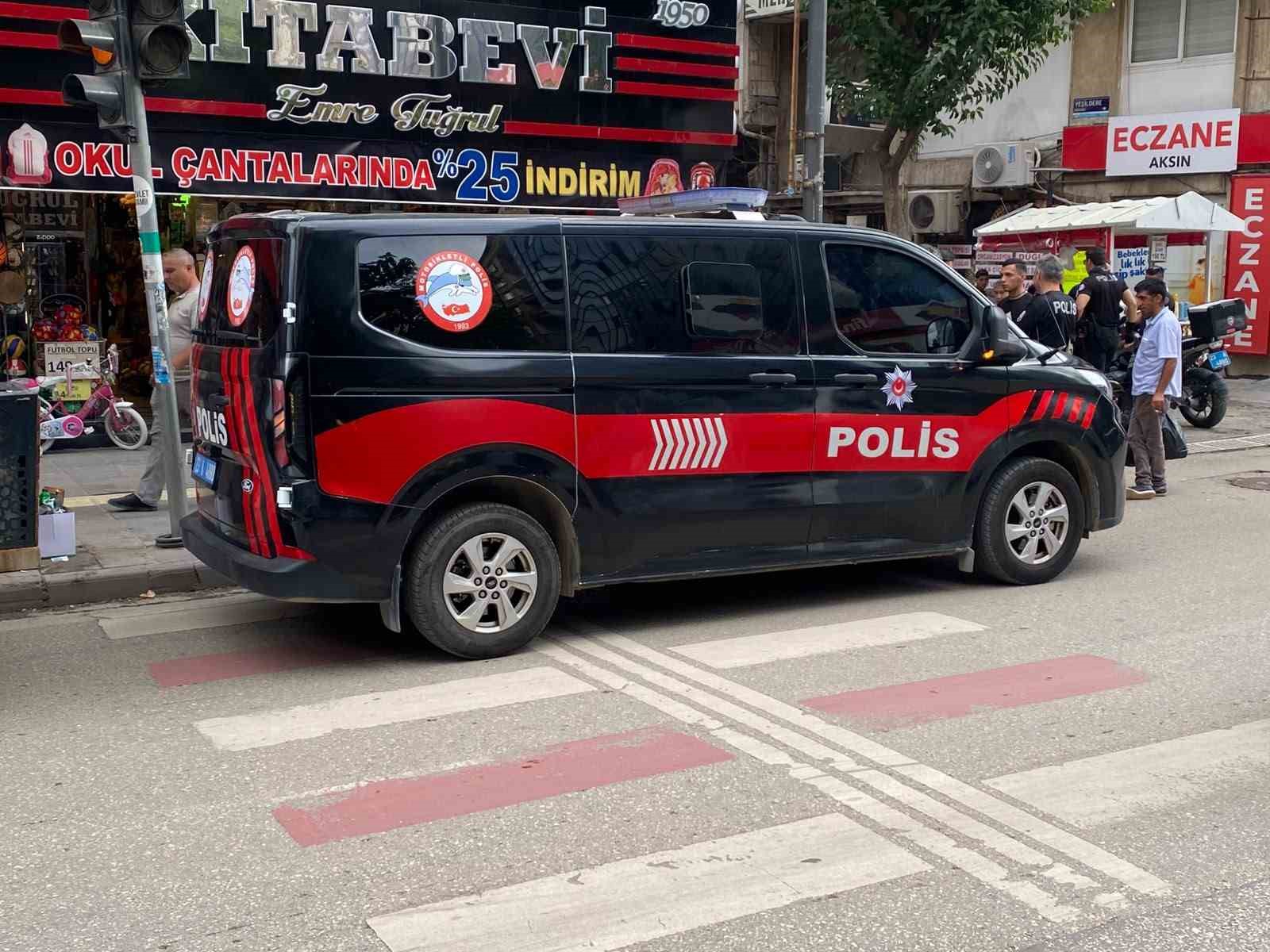 ELAZIĞ’DA BIÇAKLI KAVGA: 2 YARALI