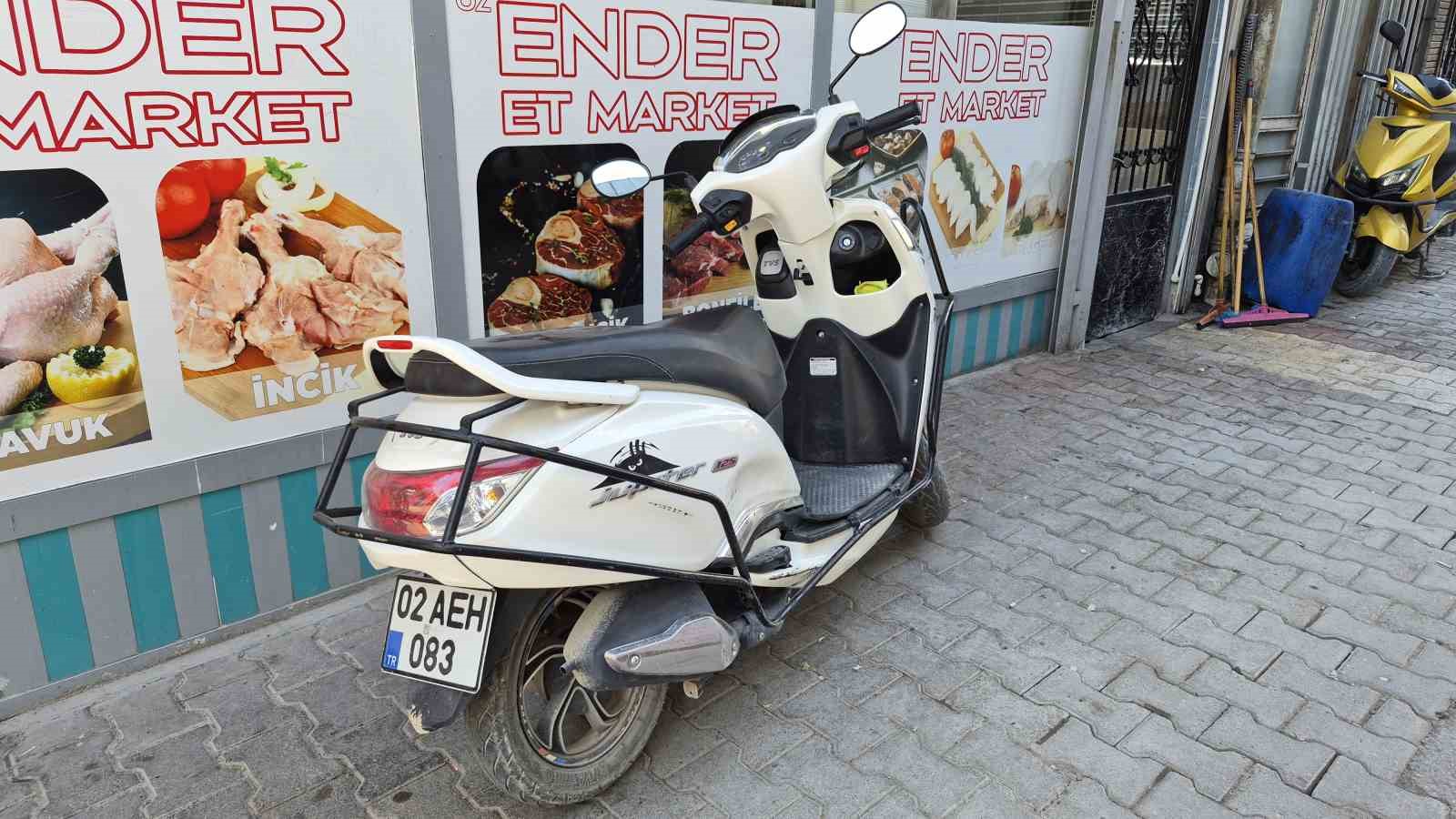 OTOMOBİL İLE MOTOSİKLET ÇARPIŞTI: 1 YARALI