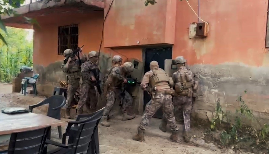 BİTLİS’TE 9 KİLO 45 GRAM ESRAR ELE GEÇİRİLDİ, 1 ŞÜPHELİ TUTUKLANDI