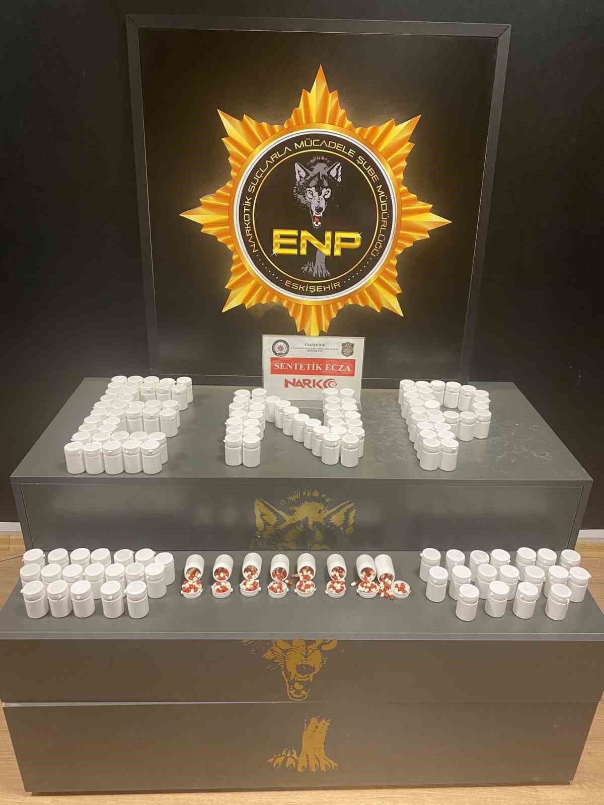ESKİŞEHİR’DE 8 BİN 67 SENTETİK ECZA HAP ELE GEÇİRİLDİ