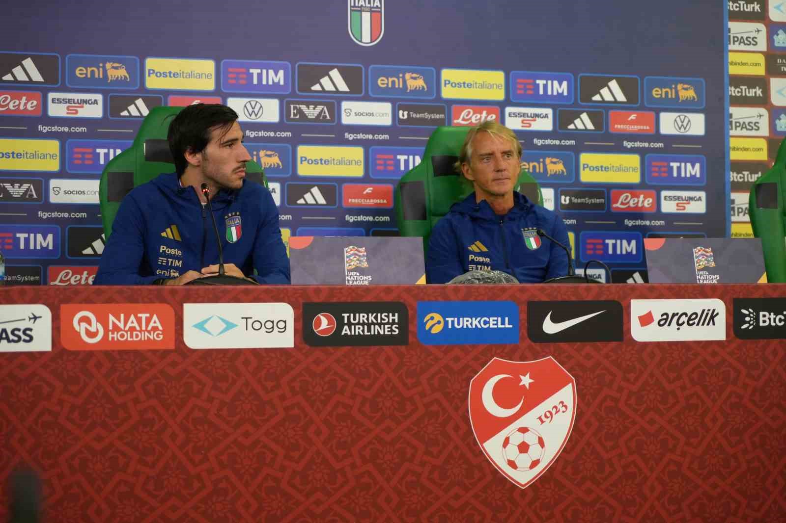 ROBERTO MANCİNİ: "TÜRKİYE ÇOK İYİ BİR TAKIM, YARIN İYİ BİR MÜCADELE OLACAK"
