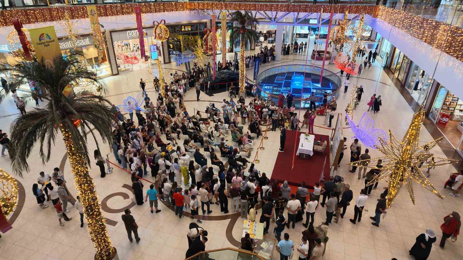MİRAÇ ÇAĞRI AKTAŞ, CEYLAN KARAVİL PARK AVM’DE OKURLARIYLA BULUŞTU