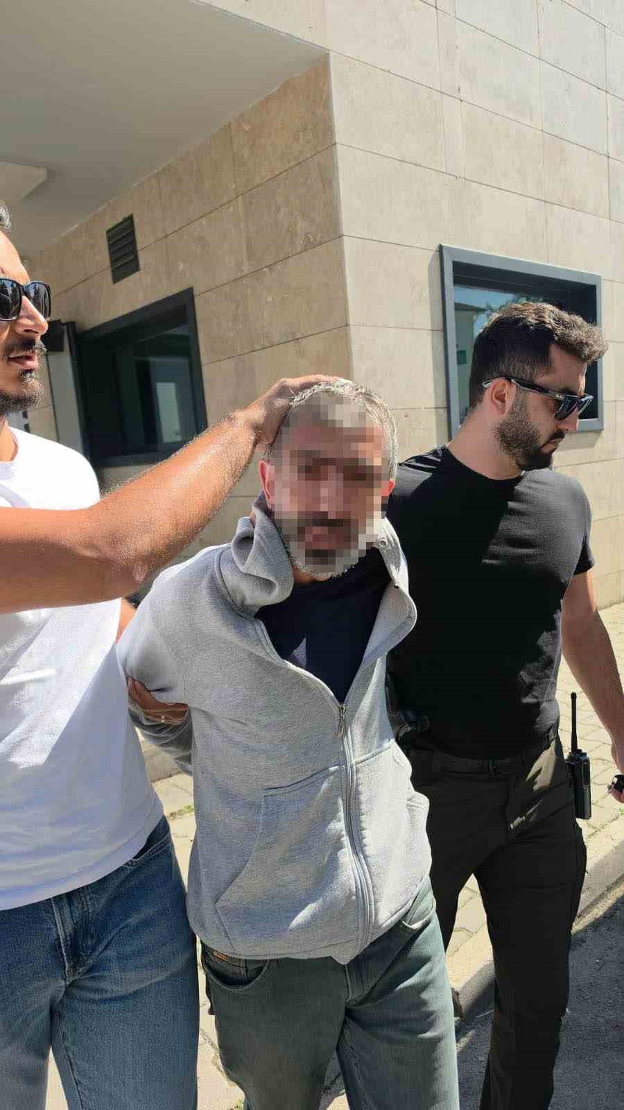 POLİS ŞÜPHELENDİ, ÜZERİNDEN UYUŞTURUCU ÇIKINCA TUTUKLANDI