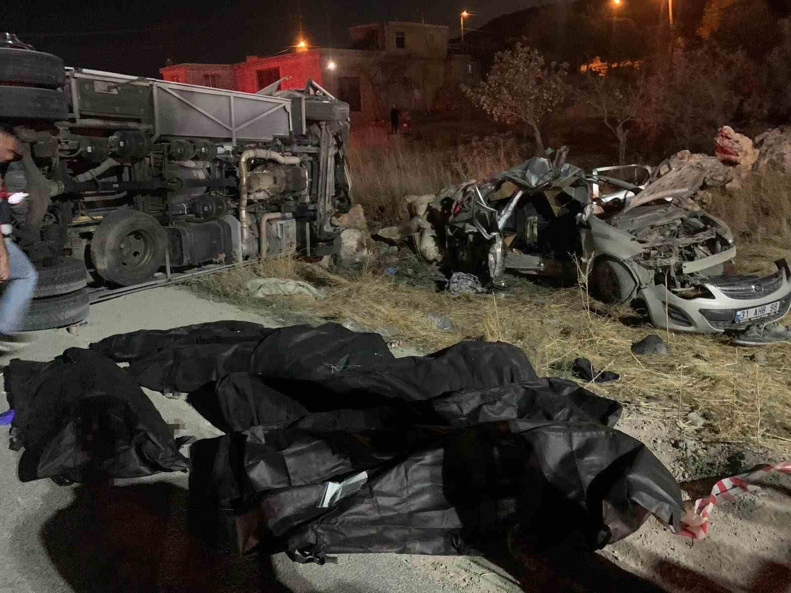 GAZİANTEP VALİ YARDIMCISI EKER: "2’Sİ ÇOCUK 7 KİŞİ HAYATINI KAYBETTİ"