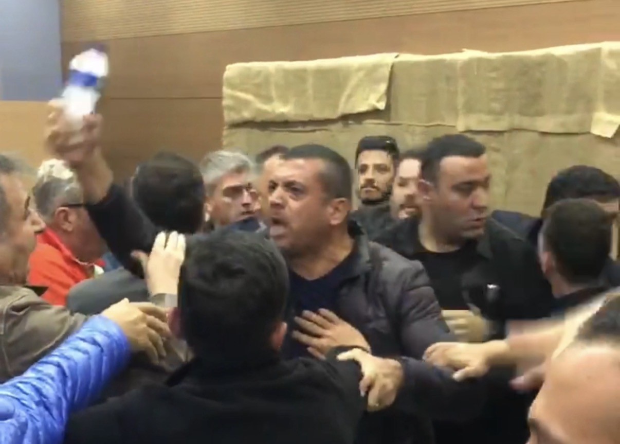 YENİ PARTİ ODUNPAZARI İLÇE SEÇİMİNDE GERGİNLİK