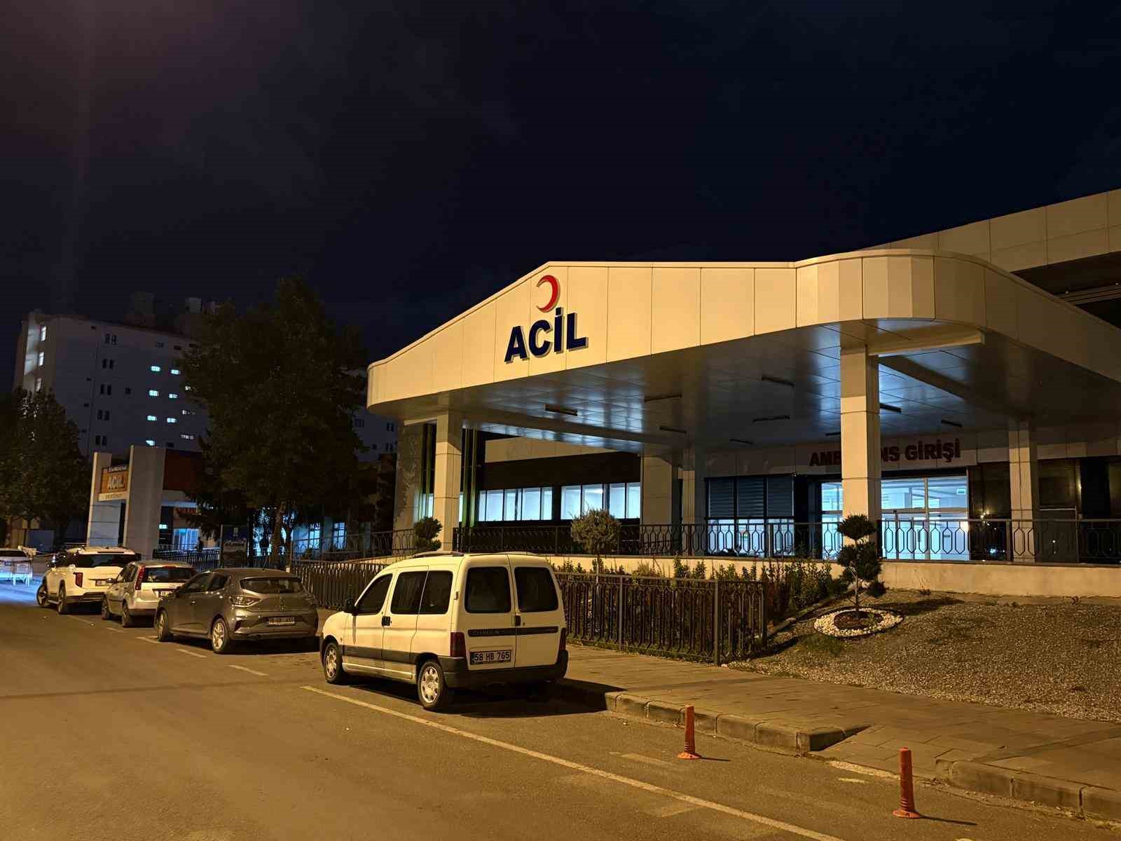 KAYSERİ’DE BABASININ KUCAĞINDAYKEN BAŞINA KAYA PARÇASI DÜŞEN BEBEK HAYATINI KAYBETTİ