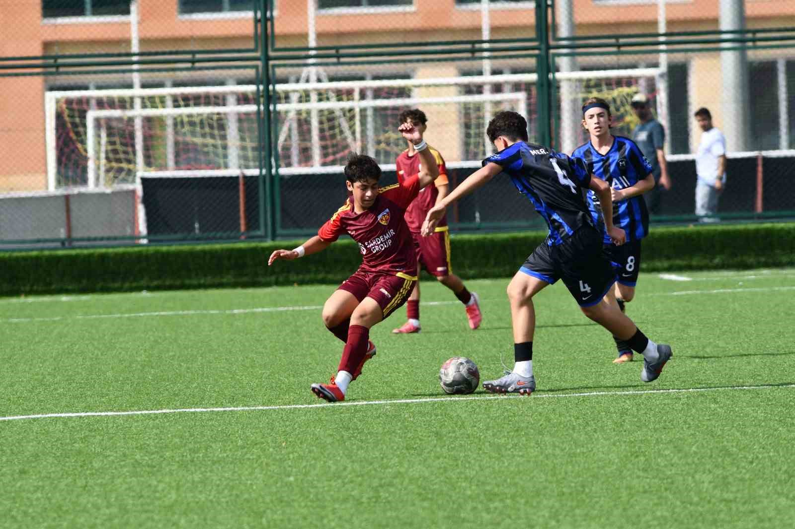 KAYSERİSPOR U15 EVİNDE FARKLI KAZANDI