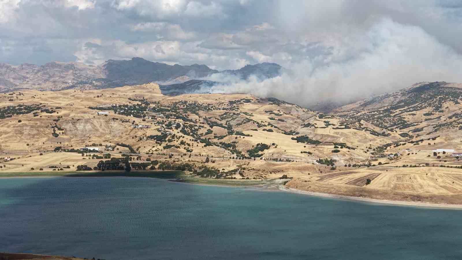 TUNCELİ’DE KIRSAL ALAN YANGINI: MÜDAHALE SÜRÜYOR