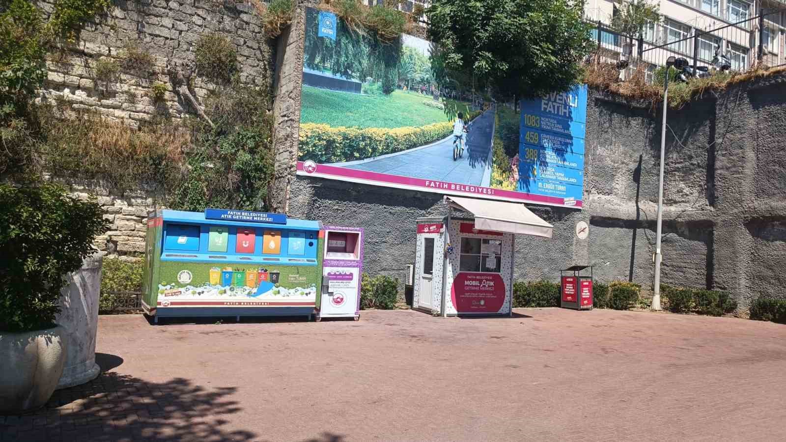 FATİH’TE TEKSTİL ATIKLARI 270 NOKTADA AYRI TOPLANIYOR