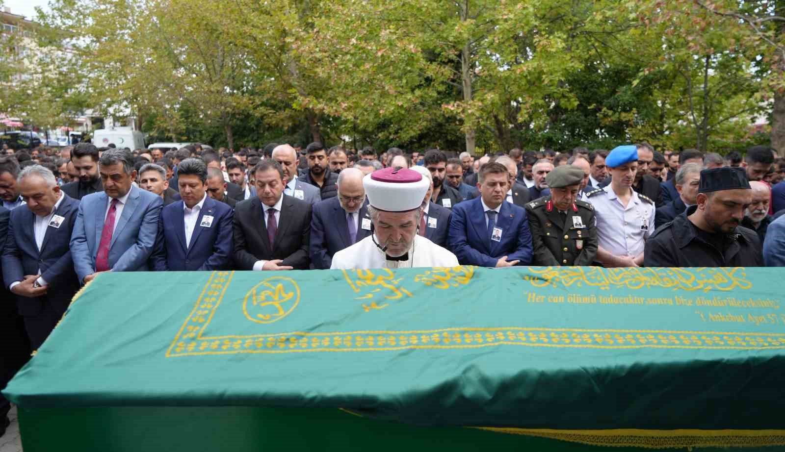 MKE’DEKİ İŞ KAZASINDA HAYATINI KAYBEDEN İŞÇİ SON YOLCULUĞUNA UĞURLANDI