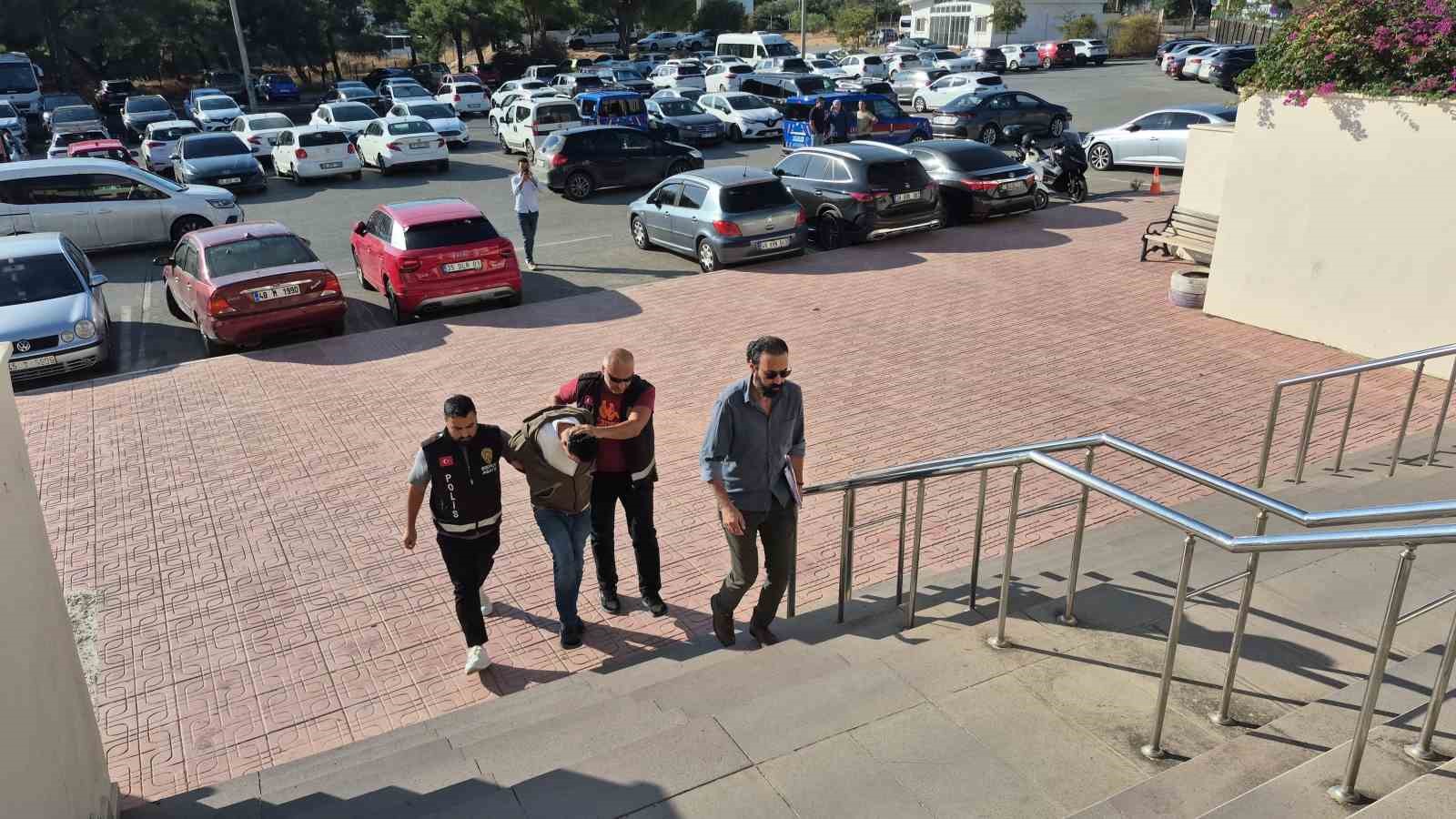 BODRUM’DA CİNAYET ŞÜPHELİSİ ADLİYEYE SEVK EDİLDİ