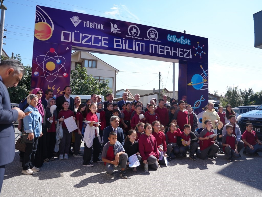 BİLİM ŞENLİĞİNİ 6 BİN 500 KİŞİ ZİYARET ETTİ