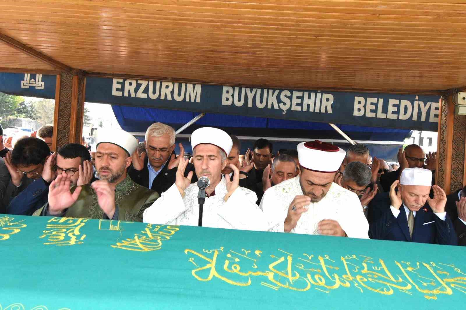 MİLLETVEKİLİ MEHMET EMİN ÖZ’ÜN ACI GÜNÜ, AHMET TURAN ÖZ SON YOLCULUĞUNA UĞURLANDI