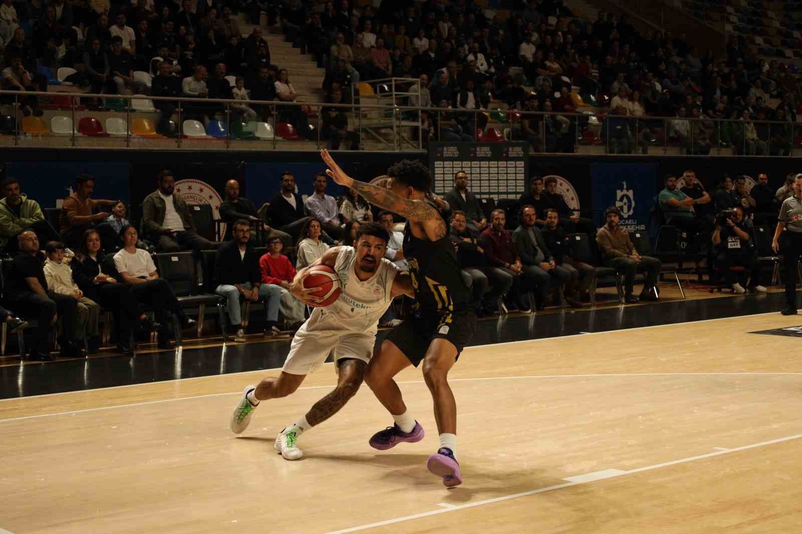 BASKETBOL SÜPER LİGİ: KÖRFEZ BASKET: 88 - ESENLER EROKSPOR: 79
