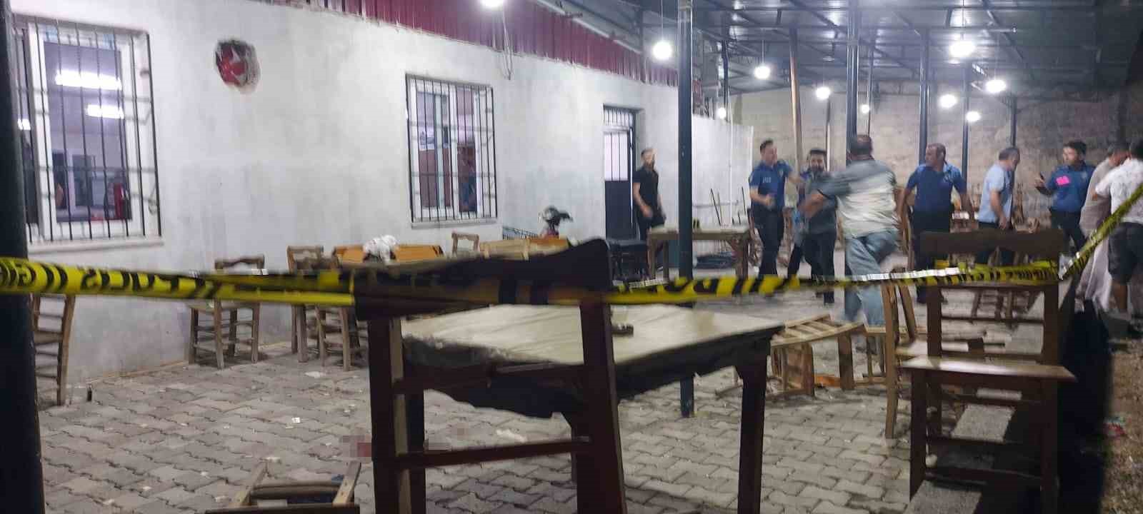 MERSİN’DE KAHVEHANEYE SİLAHLI SALDIRI: 1 ÖLÜ, 4 YARALI